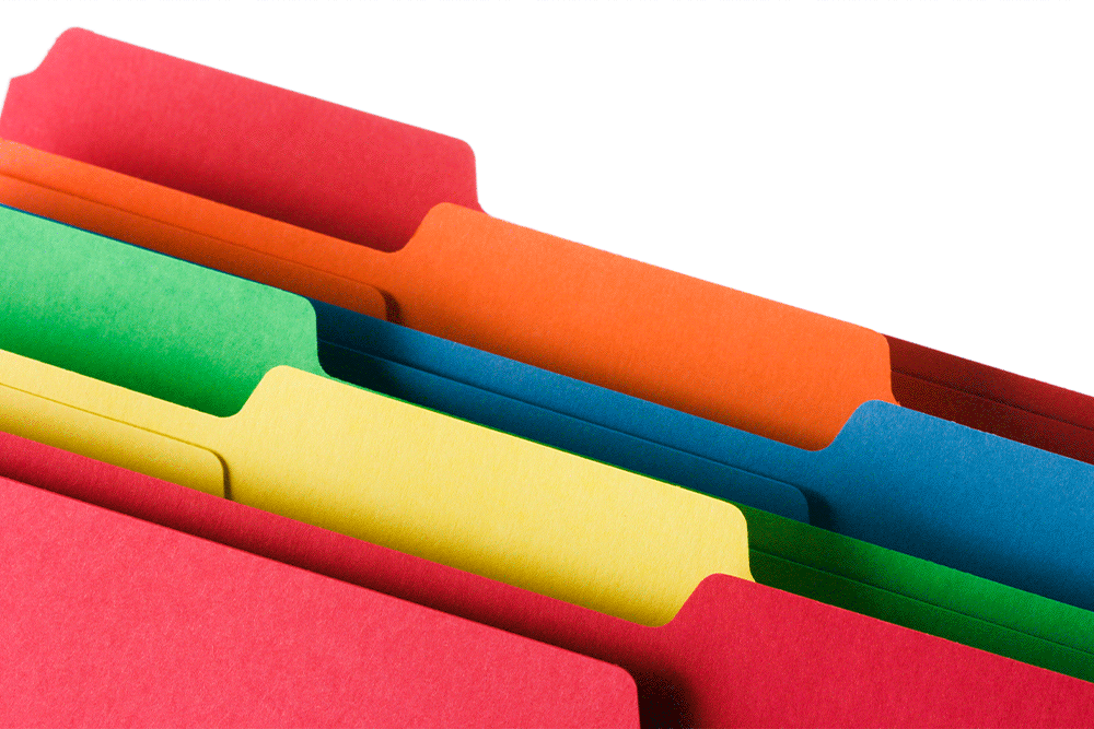 Ordnung ist das halbe Label Nahaufnahme farbiger Registerkarten vor weißem Hintergrund